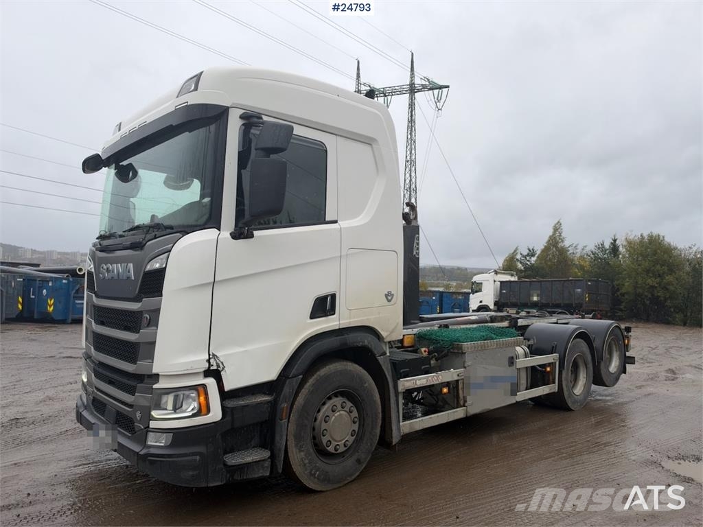 Scania R580 6x2 Hookloader – NTM bodywork アームロール
