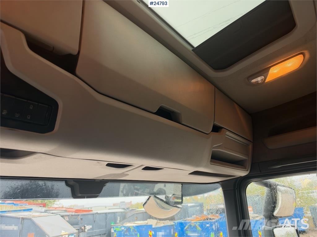 Scania R580 6x2 Hookloader – NTM bodywork アームロール