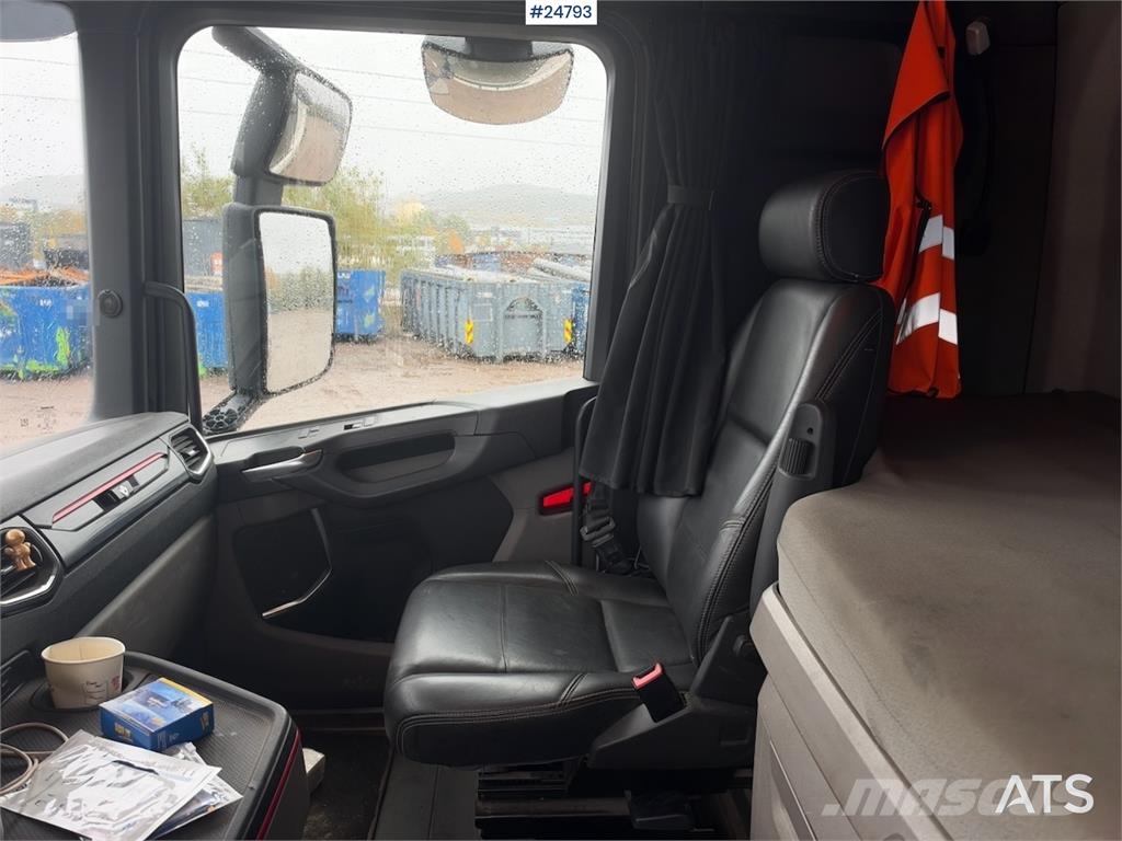 Scania R580 6x2 Hookloader – NTM bodywork アームロール