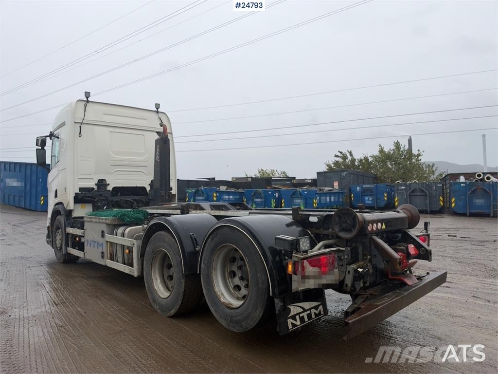 Scania R580 6x2 Hookloader – NTM bodywork アームロール
