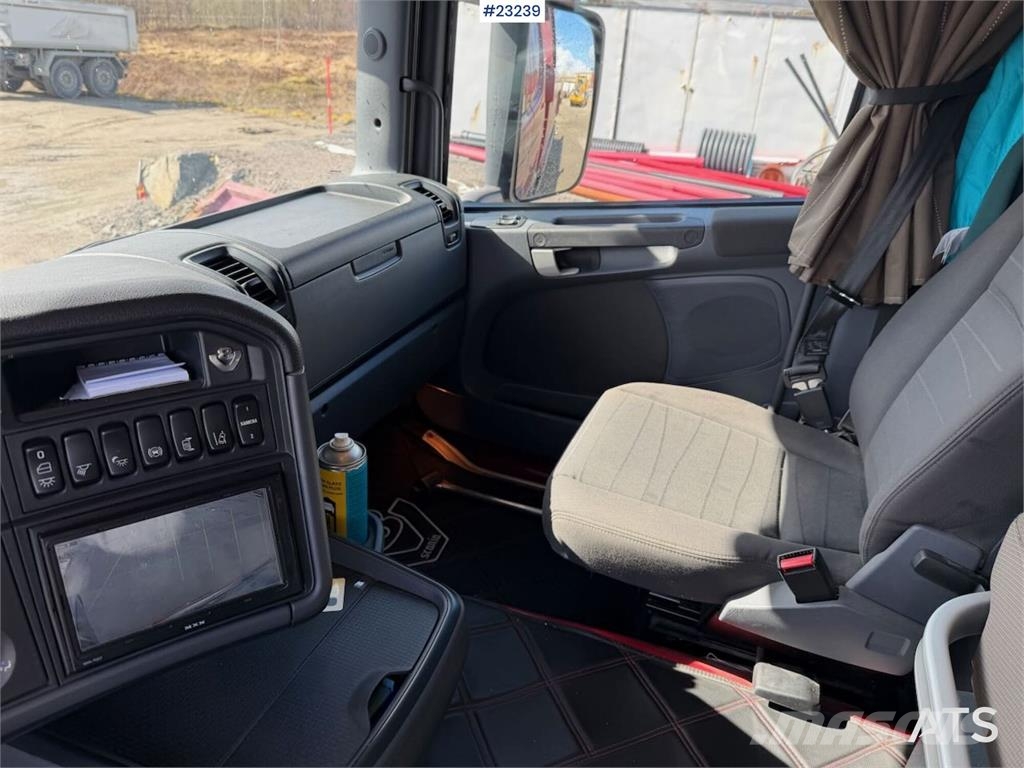 Scania R580 8x4 combi truck w/ new retarder, turntable an Camiones bañeras basculantes o volquetes