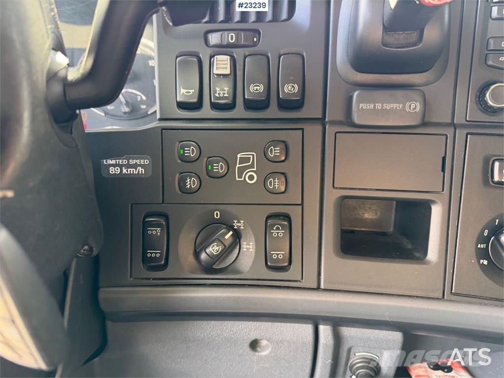 Scania R580 8x4 combi truck w/ new retarder, turntable an Camiones bañeras basculantes o volquetes