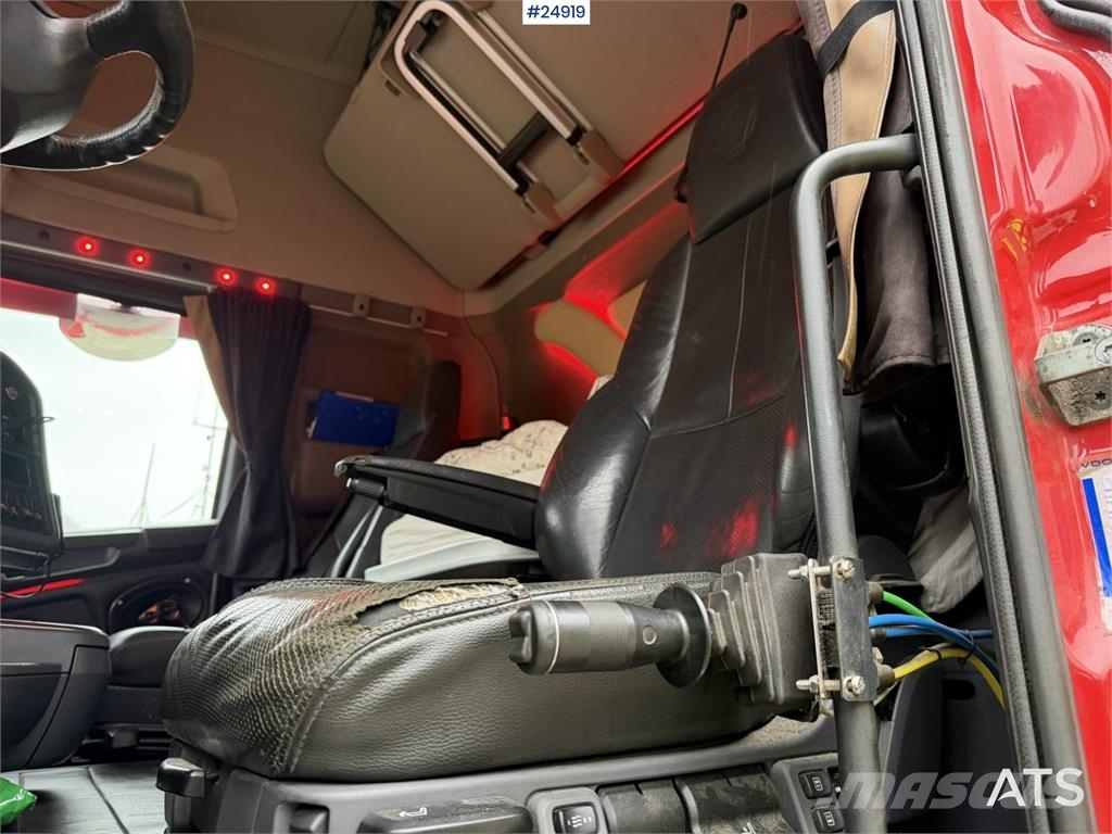 Scania R580 Hooklift truck with 20-tonne hooklift system Rol kiper kamioni sa kukom za podizanje tereta