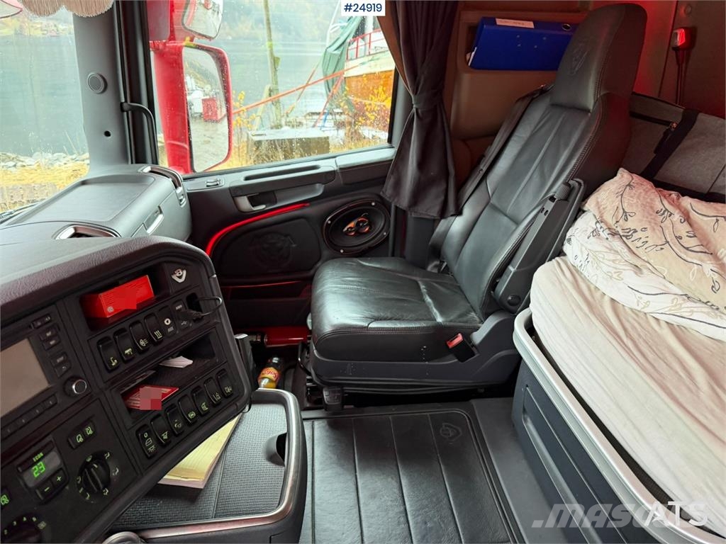Scania R580 Hooklift truck with 20-tonne hooklift system Rol kiper kamioni sa kukom za podizanje tereta