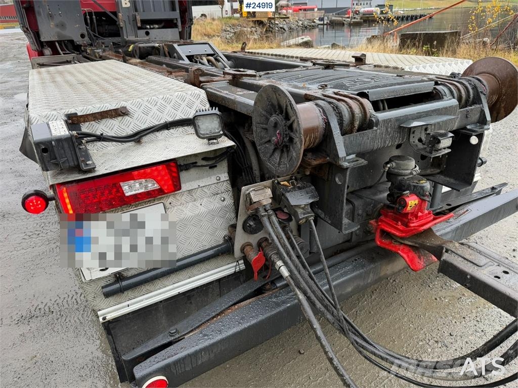 Scania R580 Hooklift truck with 20-tonne hooklift system Rol kiper kamioni sa kukom za podizanje tereta