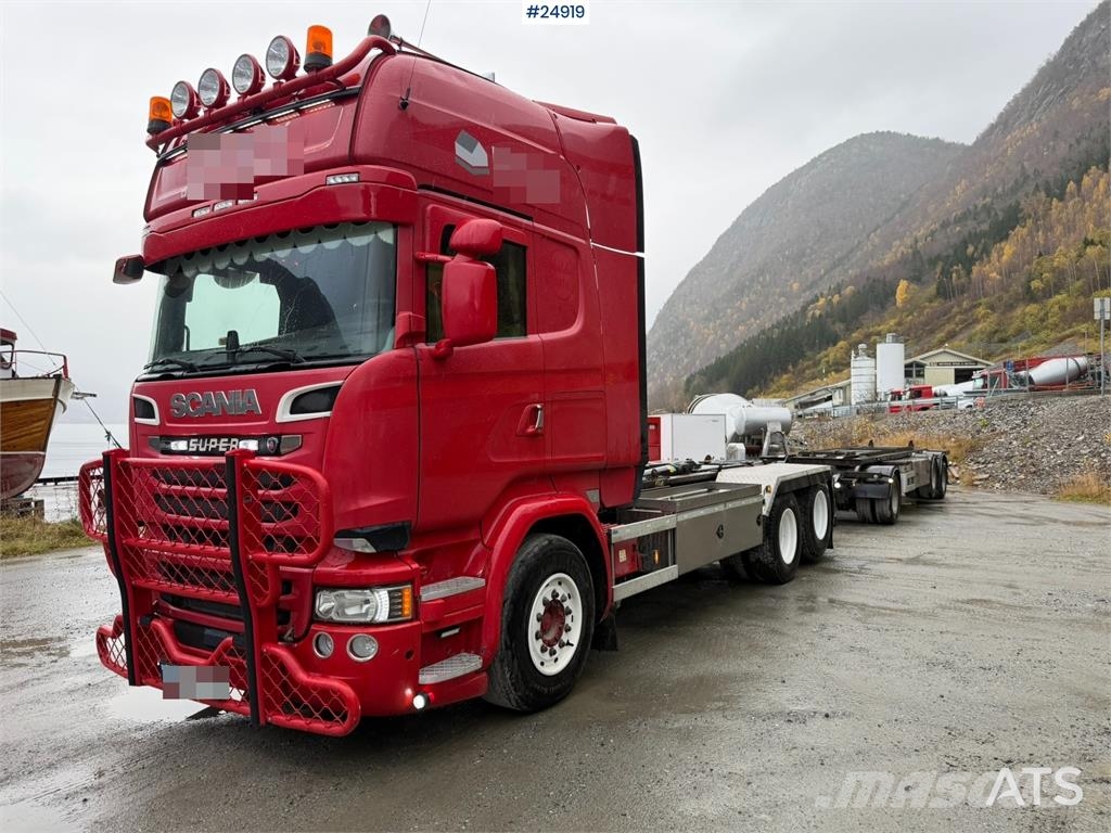Scania R580 Hooklift truck with 20-tonne hooklift system Rol kiper kamioni sa kukom za podizanje tereta