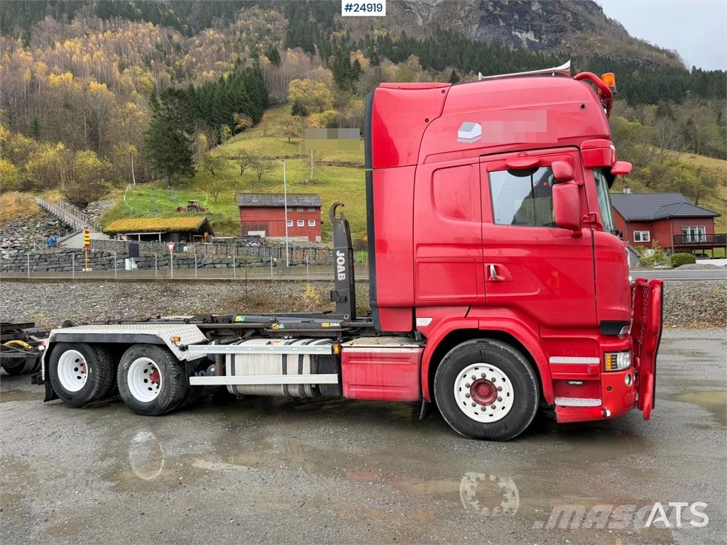 Scania R580 Hooklift truck with 20-tonne hooklift system Rol kiper kamioni sa kukom za podizanje tereta