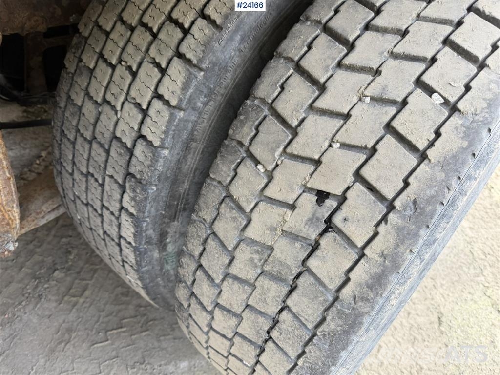 Scania R580 tanker truck repair object with a 3-compartme Camiones cisterna