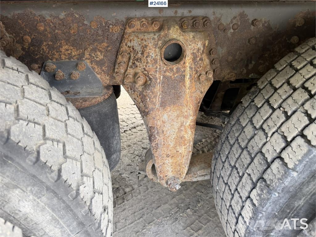 Scania R580 tanker truck repair object with a 3-compartme Camiones cisterna