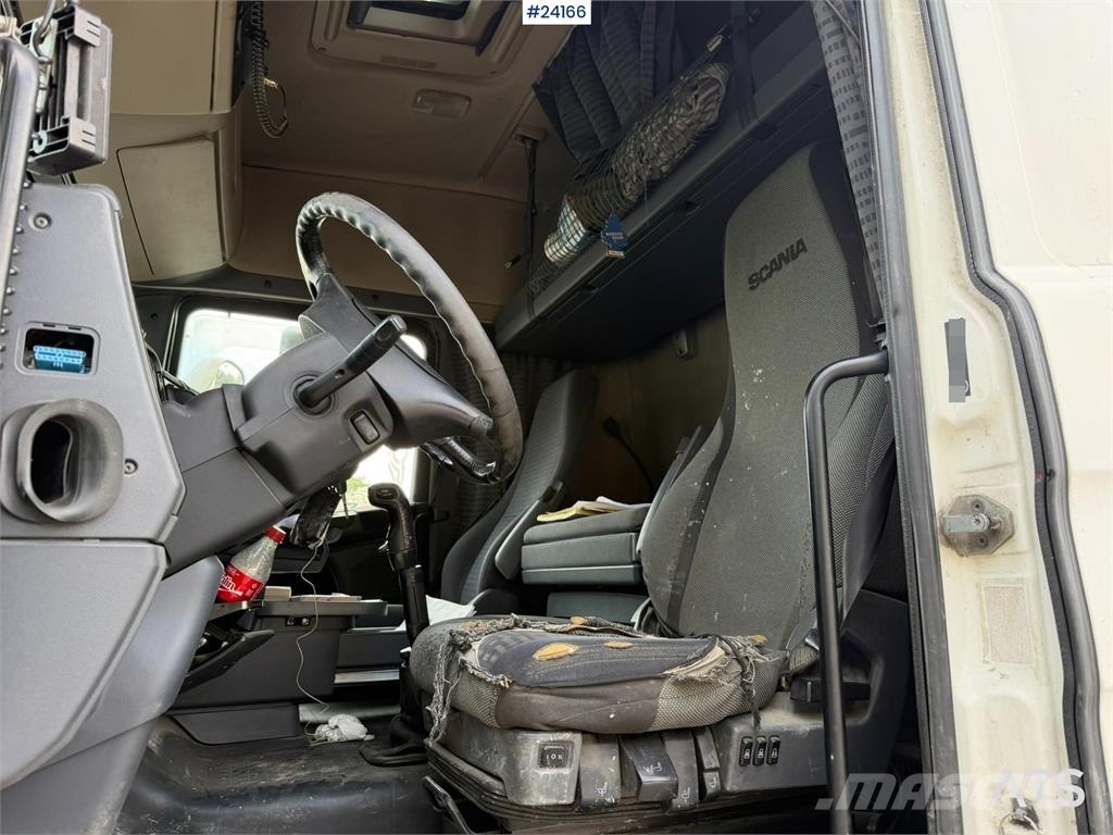 Scania R580 tanker truck repair object with a 3-compartme Camiones cisterna