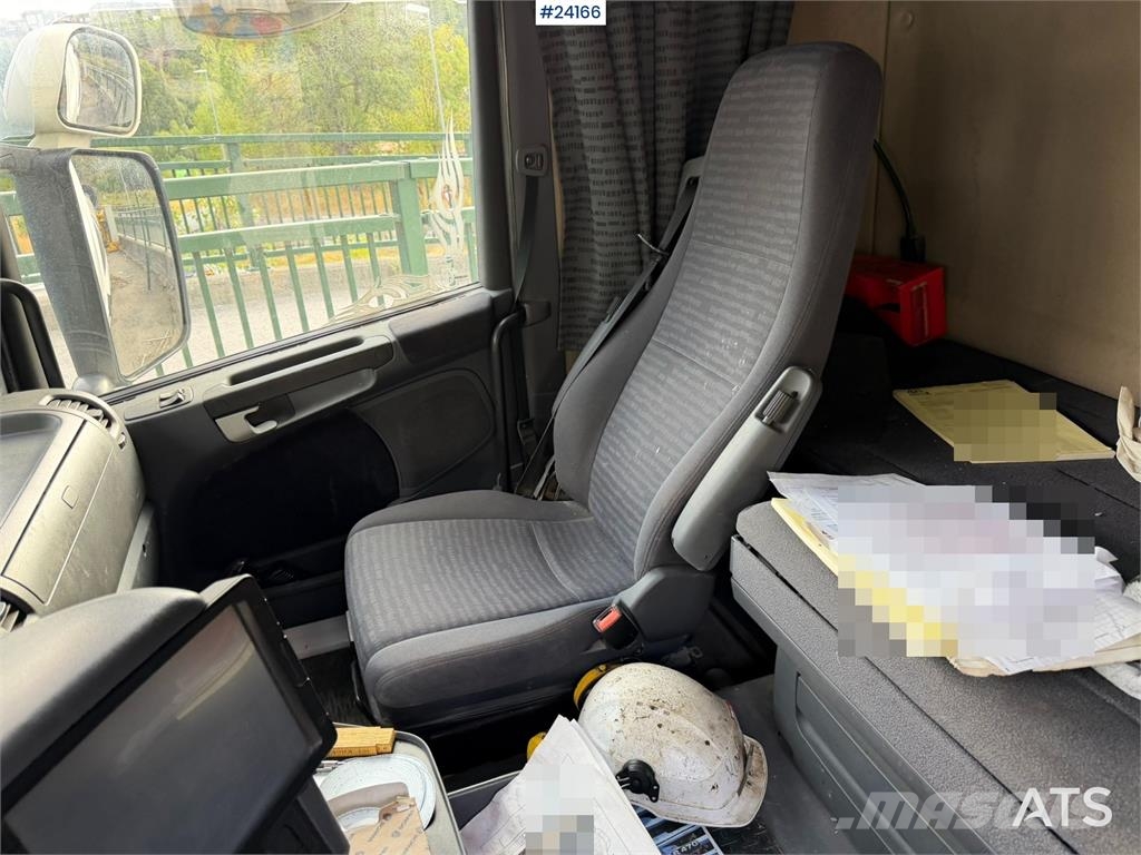 Scania R580 tanker truck repair object with a 3-compartme Camiones cisterna