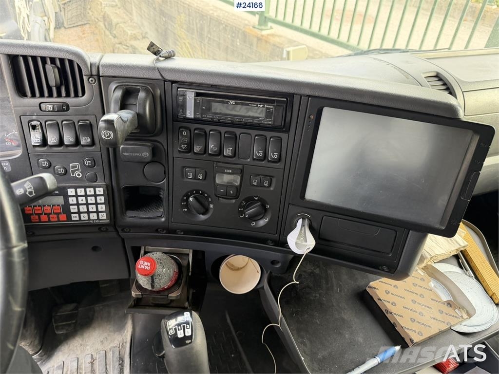 Scania R580 tanker truck repair object with a 3-compartme Camiones cisterna