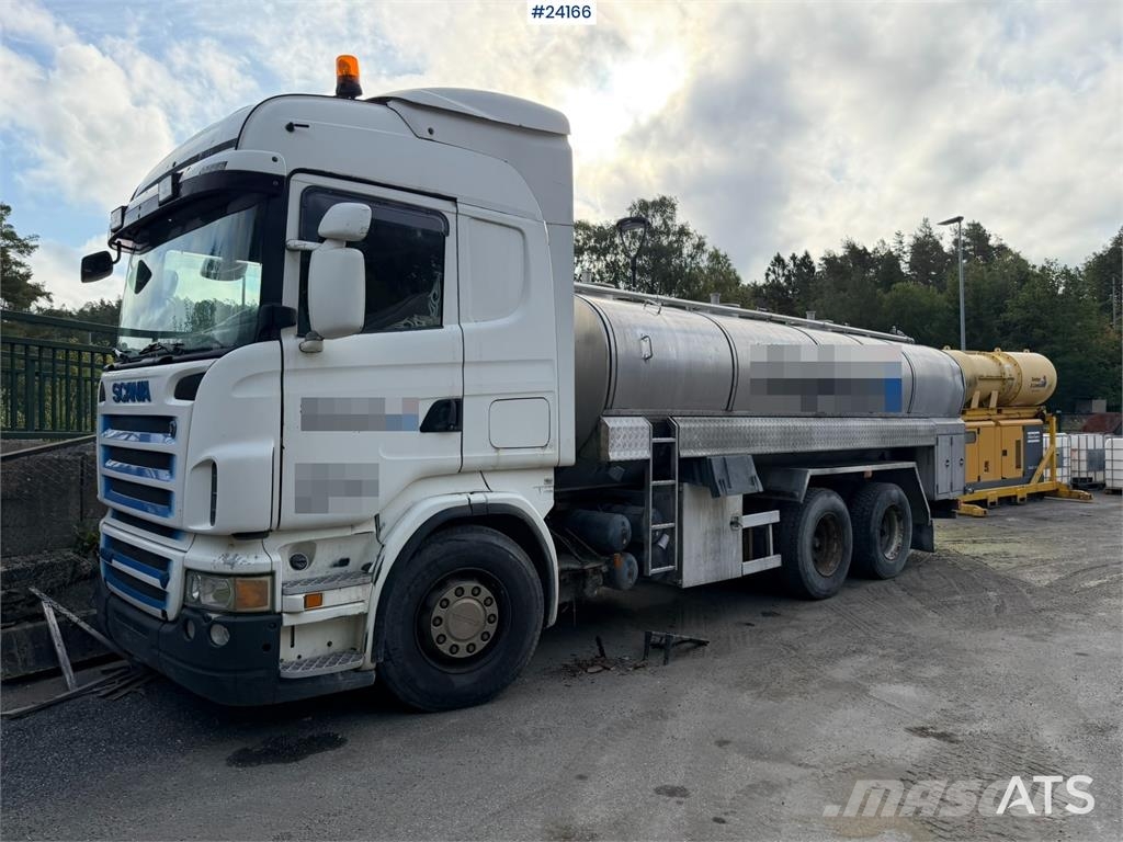 Scania R580 tanker truck repair object with a 3-compartme Camiones cisterna