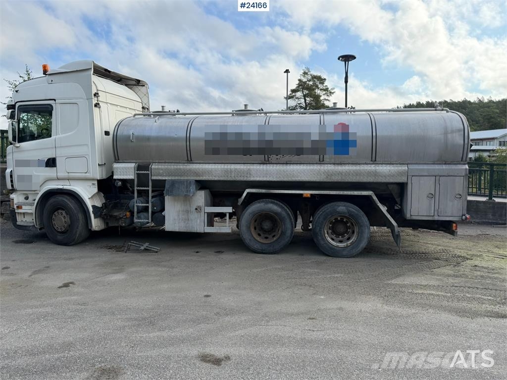 Scania R580 tanker truck repair object with a 3-compartme Camiones cisterna