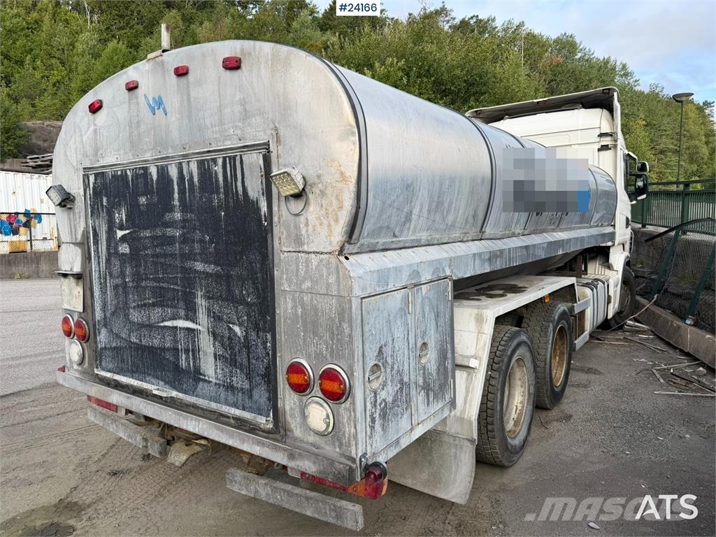 Scania R580 tanker truck repair object with a 3-compartme Camiones cisterna