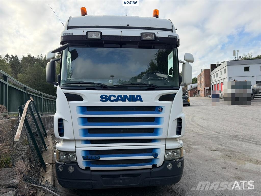 Scania R580 tanker truck repair object with a 3-compartme Camiones cisterna
