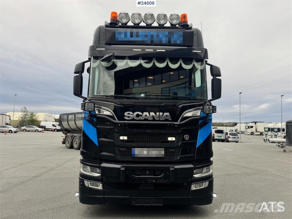 Scania R650 Tridem Hooklift Truck – Equipped for Snow Plo Rol kiper kamioni sa kukom za podizanje tereta