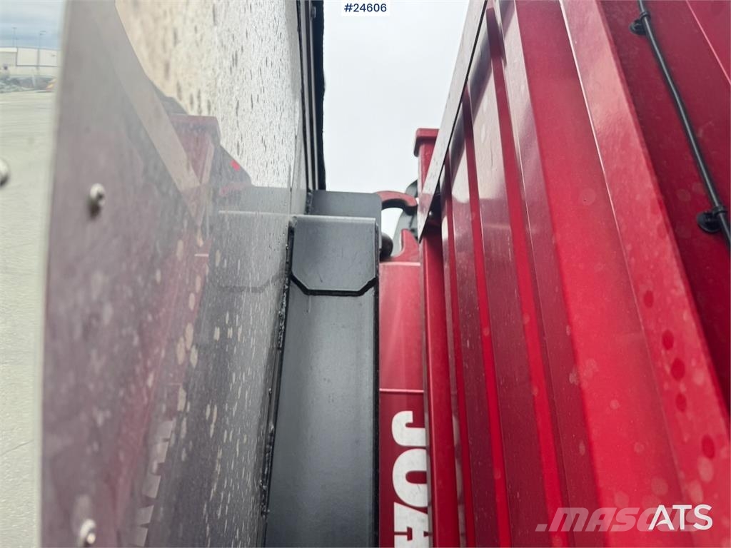 Scania R650 Tridem Hooklift Truck – Equipped for Snow Plo Rol kiper kamioni sa kukom za podizanje tereta