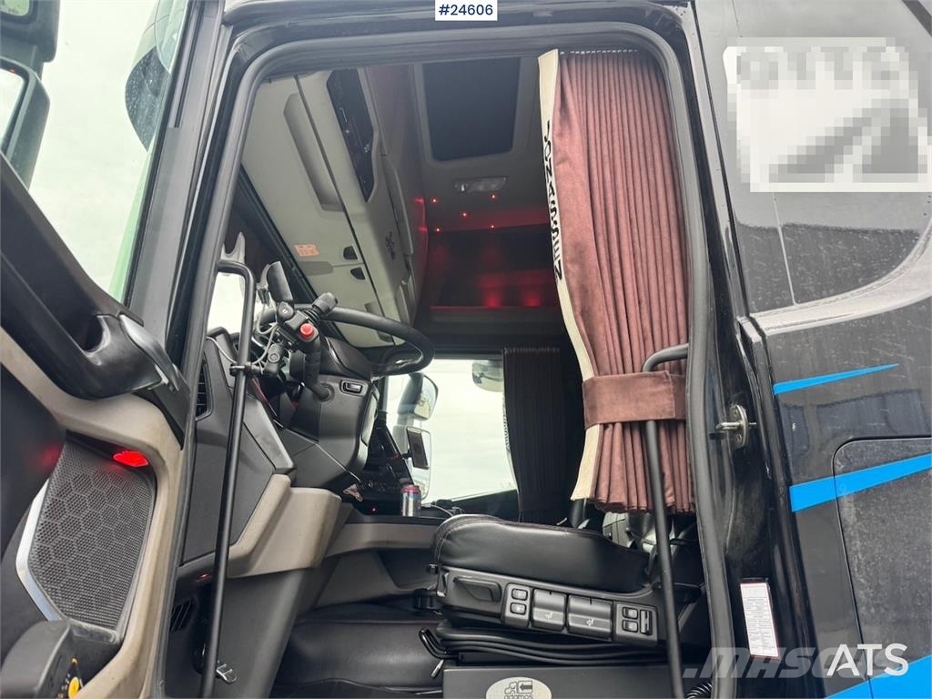 Scania R650 Tridem Hooklift Truck – Equipped for Snow Plo Rol kiper kamioni sa kukom za podizanje tereta