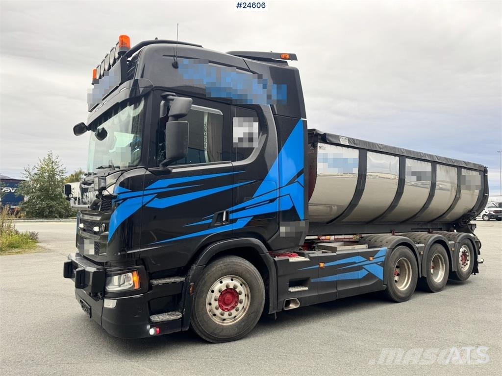 Scania R650 Tridem Hooklift Truck – Equipped for Snow Plo Rol kiper kamioni sa kukom za podizanje tereta