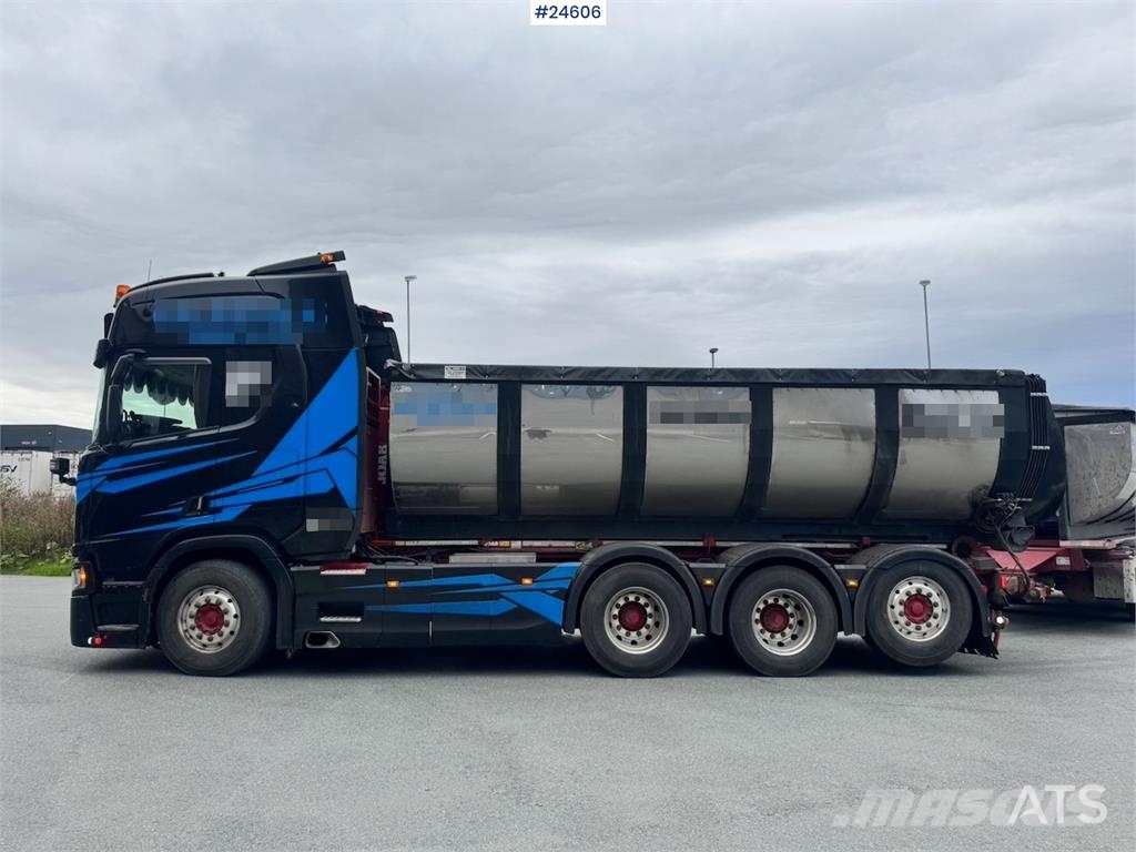 Scania R650 Tridem Hooklift Truck – Equipped for Snow Plo Rol kiper kamioni sa kukom za podizanje tereta