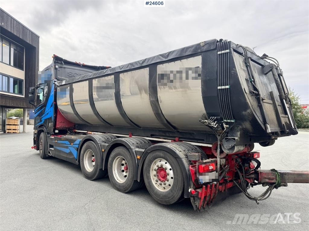 Scania R650 Tridem Hooklift Truck – Equipped for Snow Plo Rol kiper kamioni sa kukom za podizanje tereta