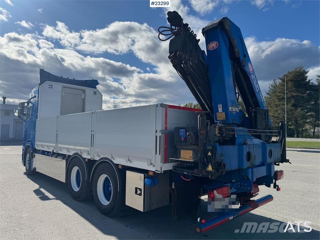 Scania R660 6x4 flatbed truck with rear-mounted 23 tonne- Camiones grúa