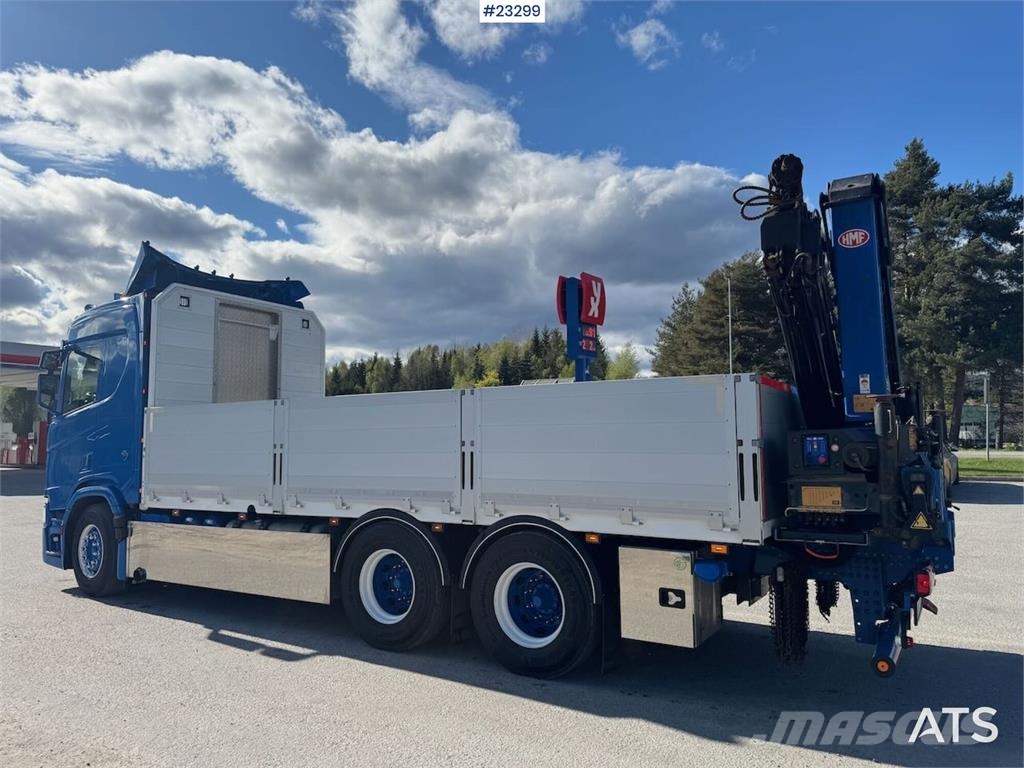 Scania R660 6x4 flatbed truck with rear-mounted 23 tonne- Camiones grúa