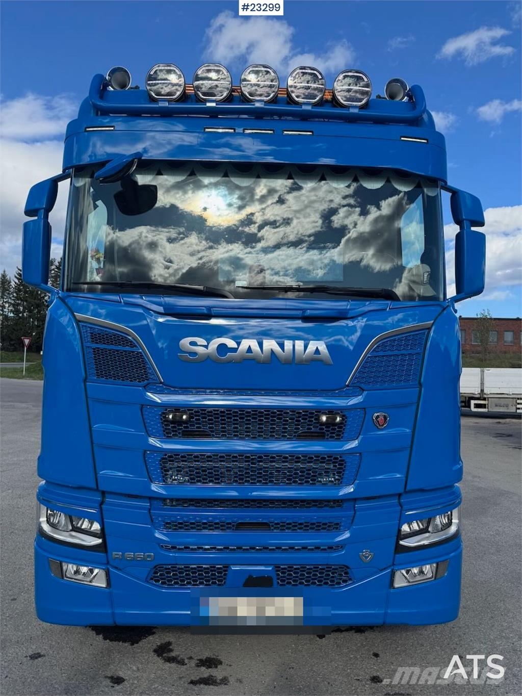 Scania R660 6x4 flatbed truck with rear-mounted 23 tonne- Camiones grúa