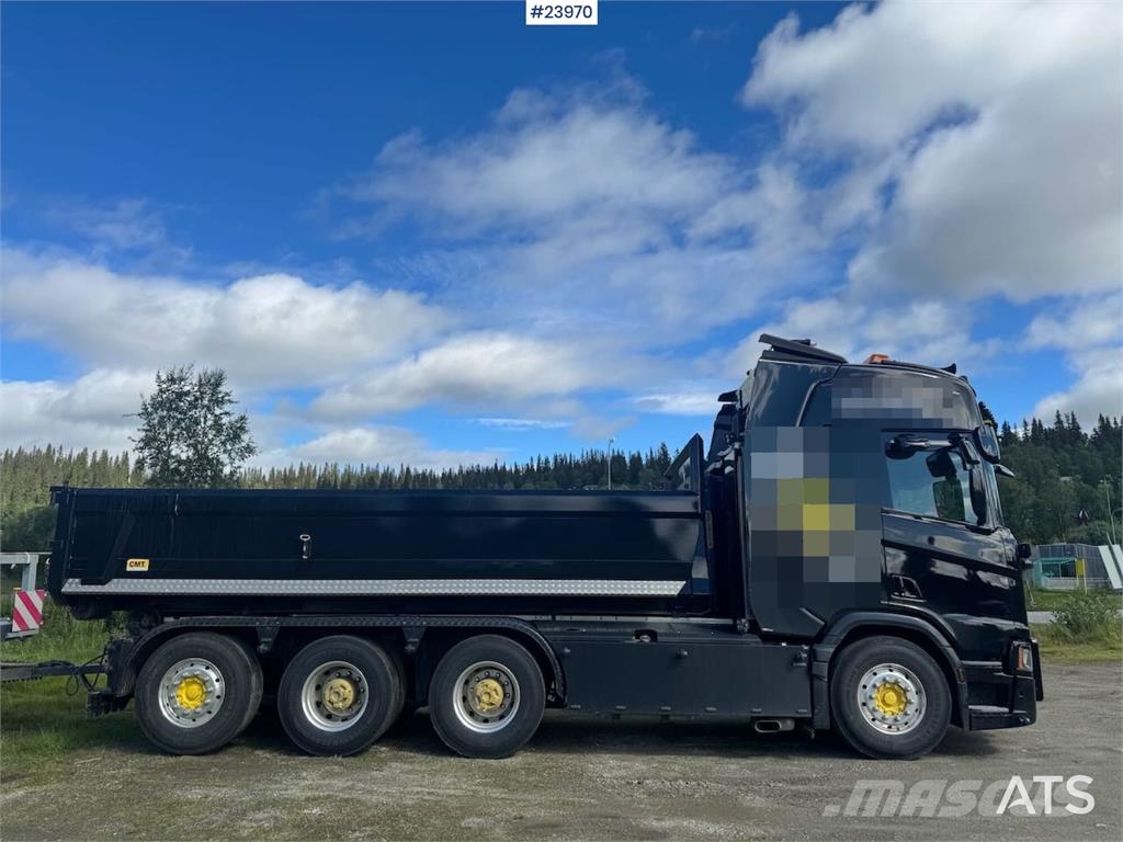 Scania R660 Tridem Hooklift Truck with Snow Plough Equipm Horgos rakodó teherautók