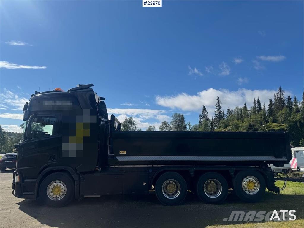 Scania R660 Tridem Hooklift Truck with Snow Plough Equipm Horgos rakodó teherautók
