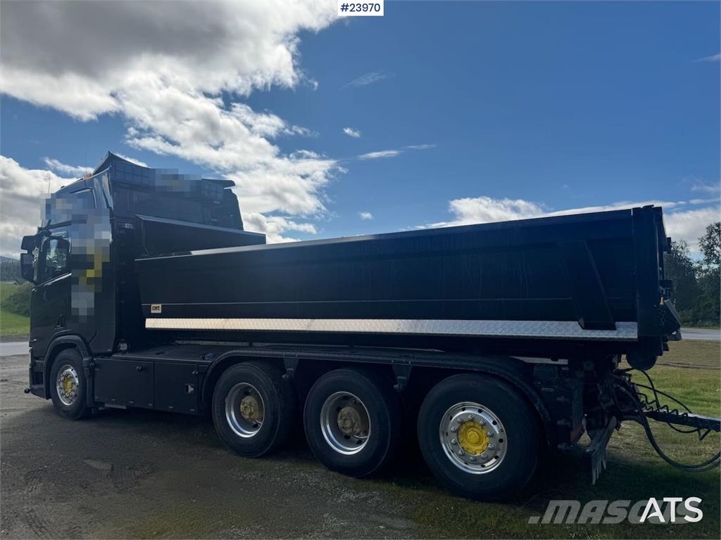 Scania R660 Tridem Hooklift Truck with Snow Plough Equipm Horgos rakodó teherautók