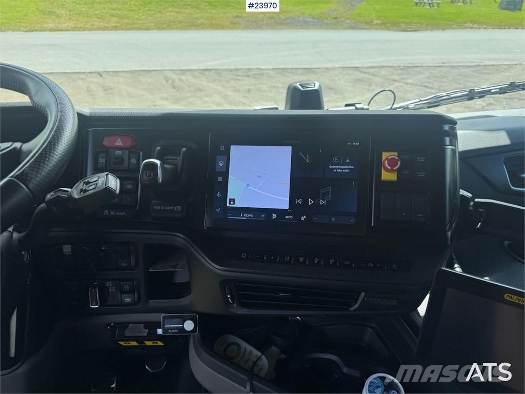 Scania R660 Tridem Hooklift Truck with Snow Plough Equipm Horgos rakodó teherautók