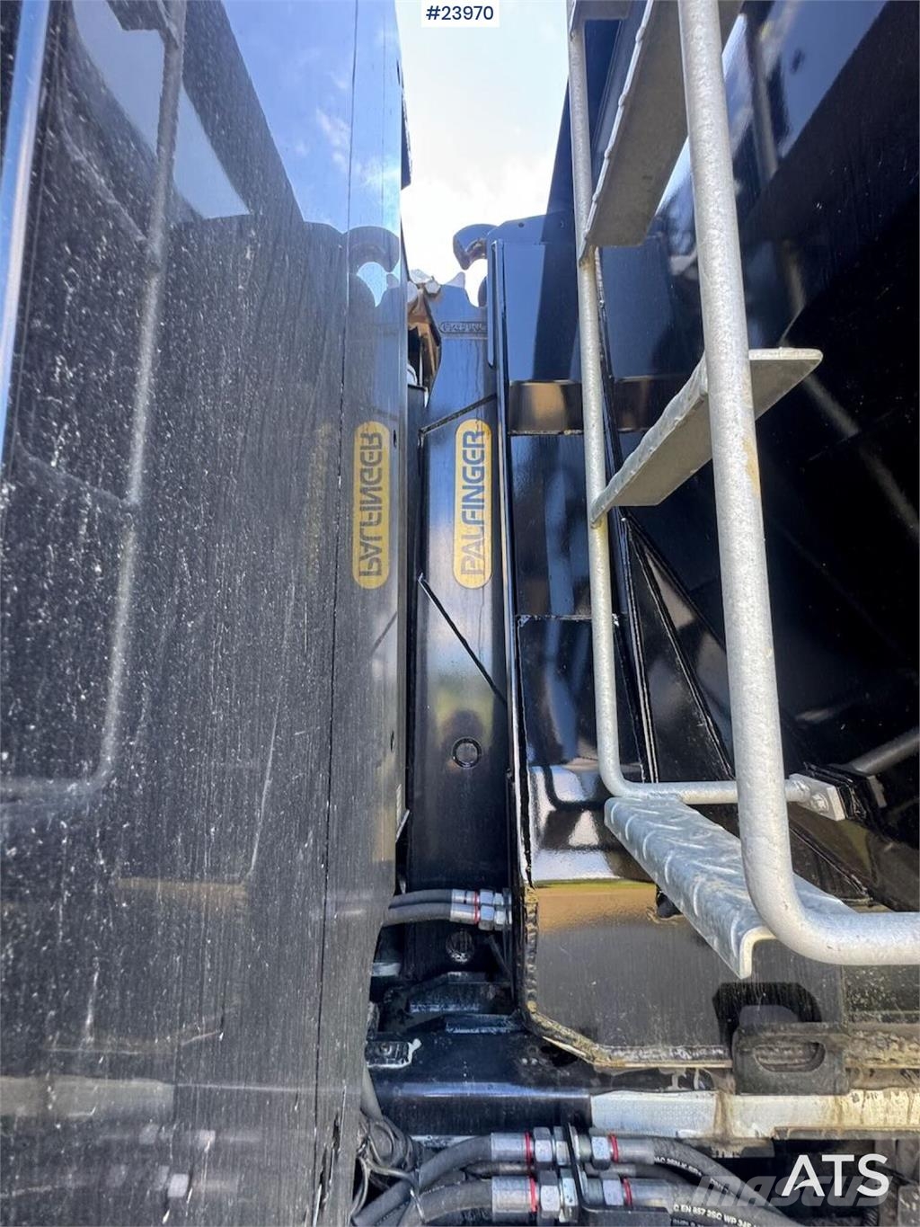 Scania R660 Tridem Hooklift Truck with Snow Plough Equipm Horgos rakodó teherautók