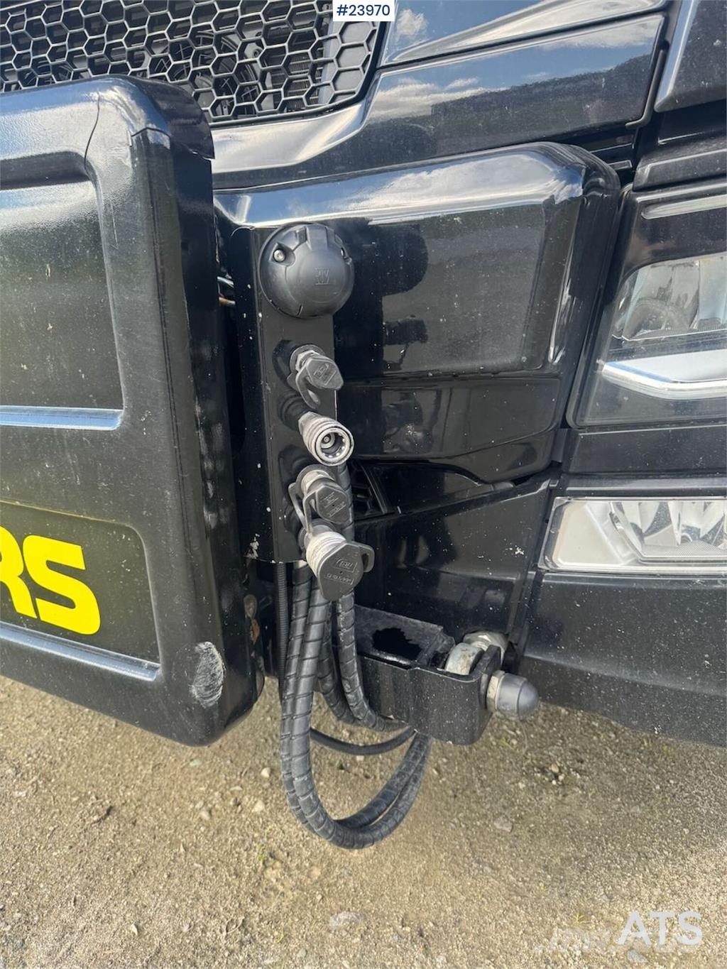 Scania R660 Tridem Hooklift Truck with Snow Plough Equipm Horgos rakodó teherautók