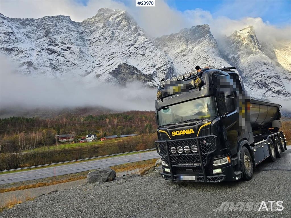 Scania R660 Tridem Hooklift Truck with Snow Plough Equipm Horgos rakodó teherautók