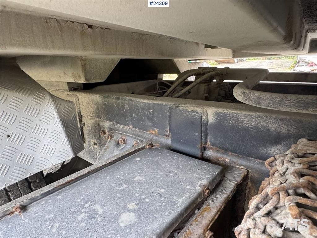Scania T143 Cab-Over Truck – Veteran Camiones bañeras basculantes o volquetes