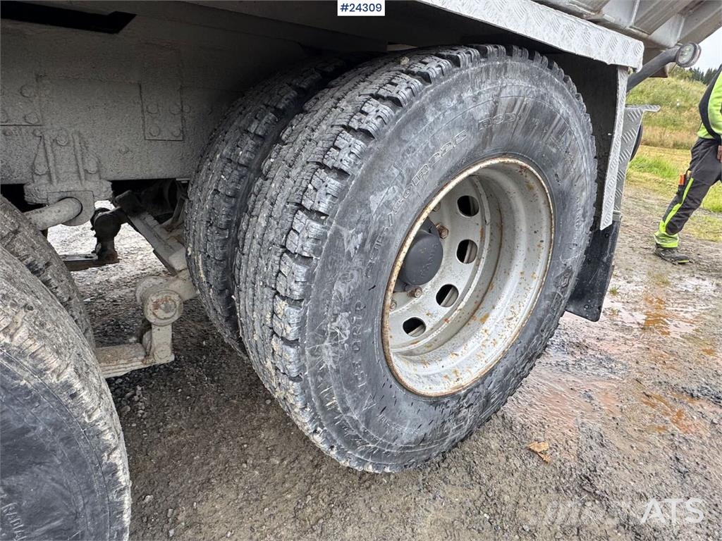 Scania T143 Cab-Over Truck – Veteran Camiones bañeras basculantes o volquetes