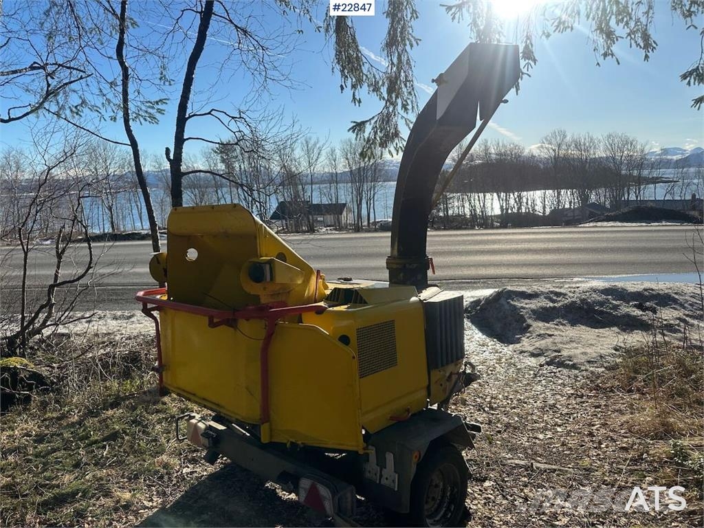Schliesing MX220 wood chipper w/ 2 sets of knives Drobilice drva / čiperi