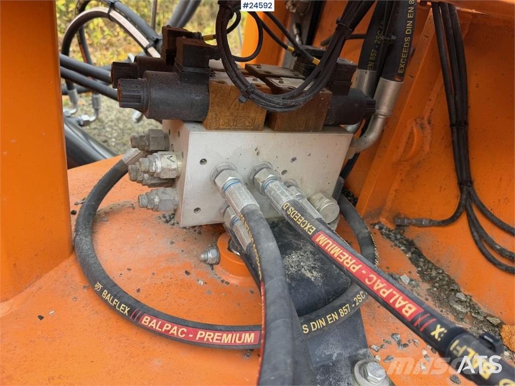 Schmidt U-H2 folding-wing plow Anlegg - Annet