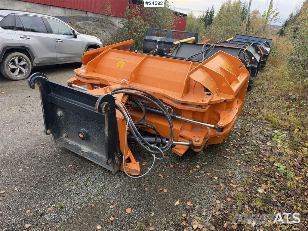 Schmidt U-H2 folding-wing plow Anlegg - Annet