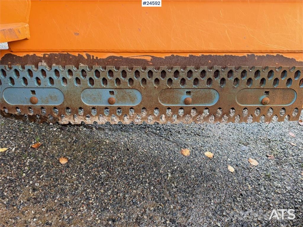 Schmidt U-H2 folding-wing plow Anlegg - Annet