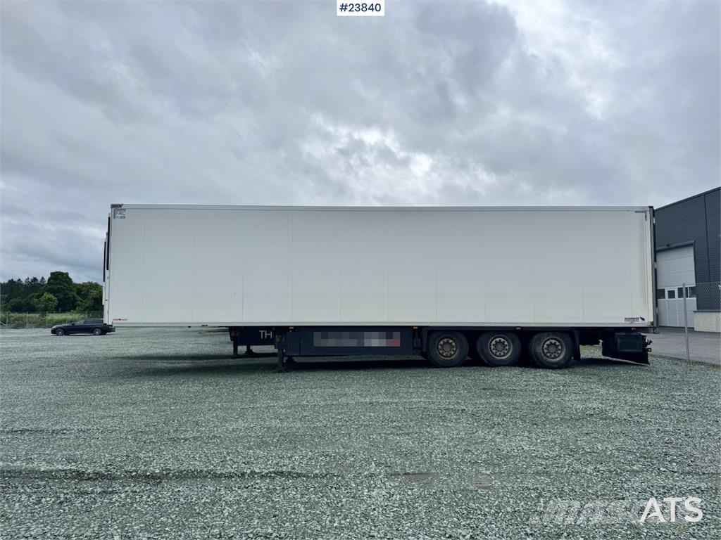 Schmitz Cargobull box semi-trailer with refrigeration unit and load Температурно-контролирани полуремаркета
