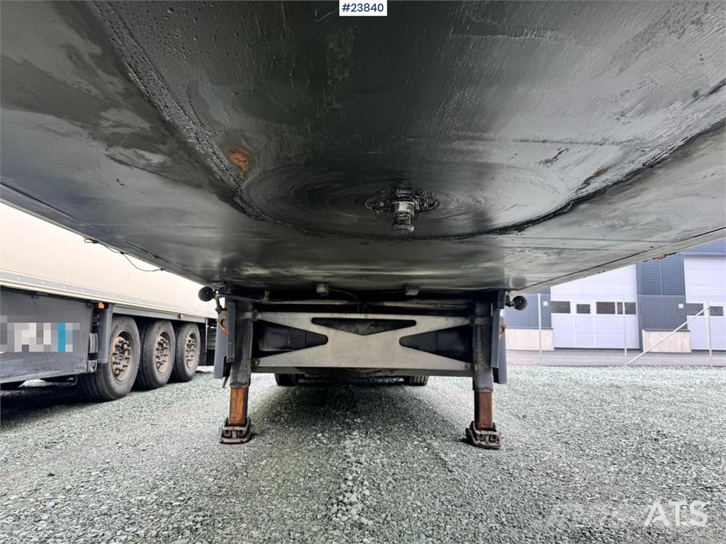 Schmitz Cargobull box semi-trailer with refrigeration unit and load Температурно-контролирани полуремаркета