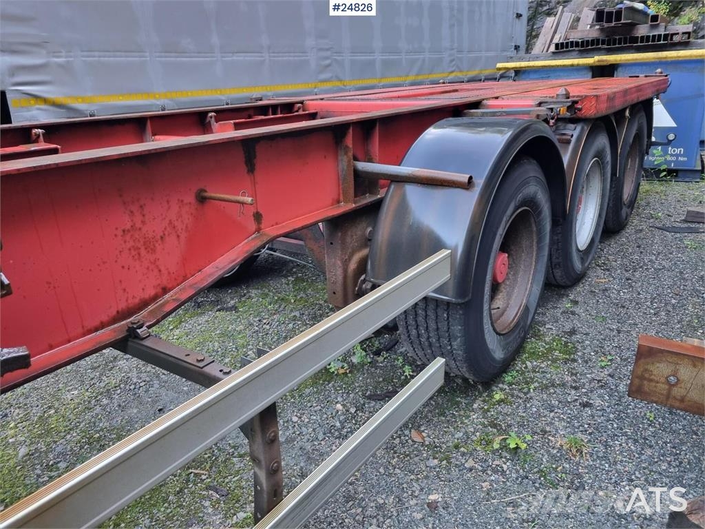 Schweriner 3 axle container chassis Andre hengere
