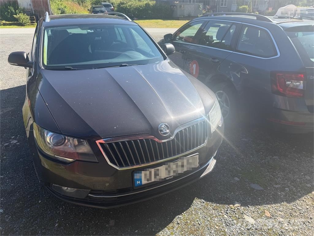 Skoda Superb 4x2 Voiture