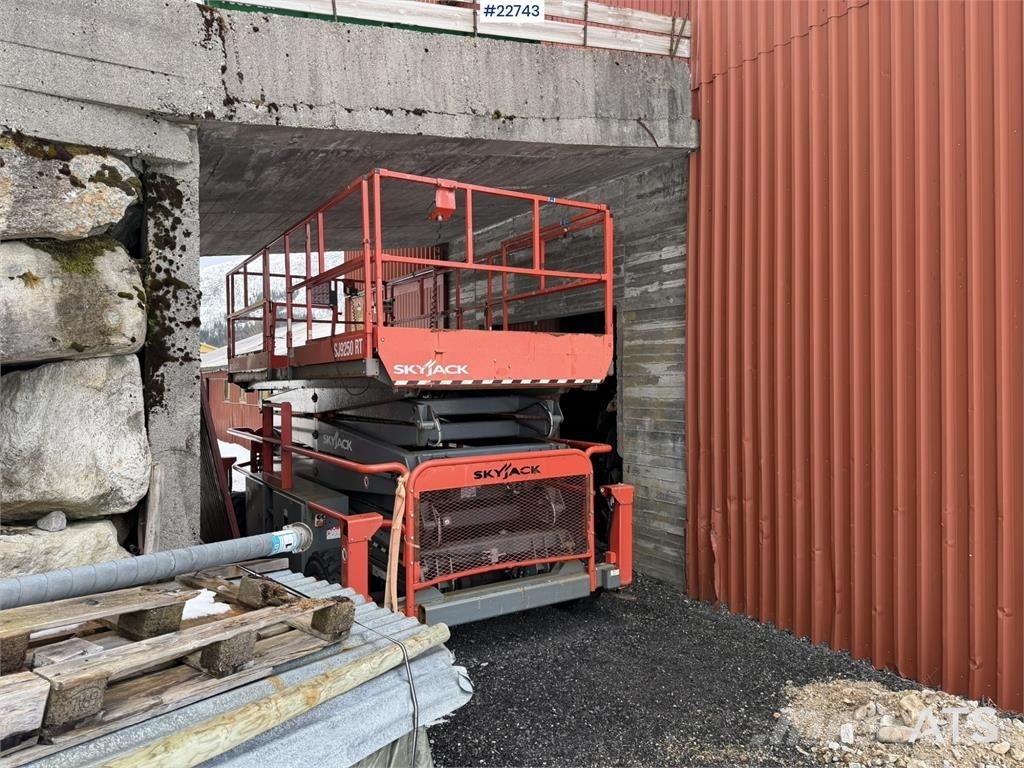 SkyJack SJ9250 scissor lift Žirkliniai keltuvai