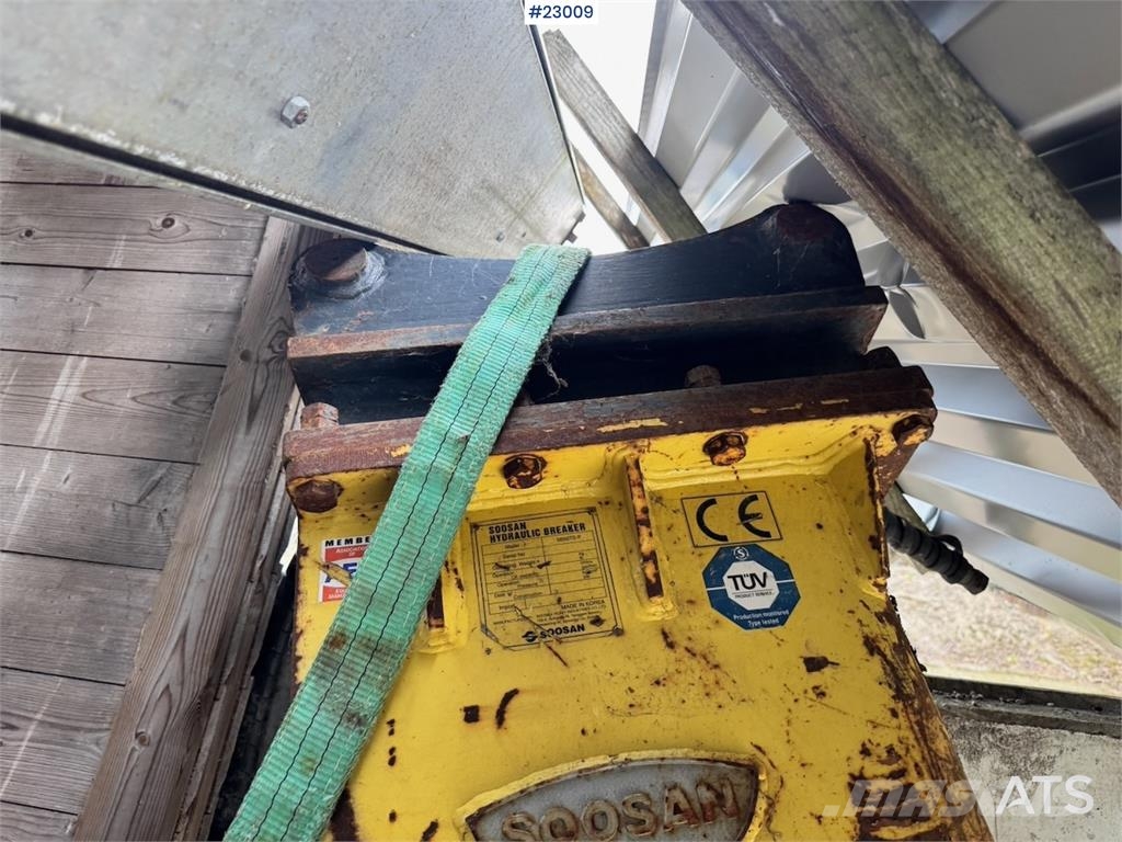 Soosan SB50TS-P hydraulic breaker with S60 attachment. Iskuvasarat