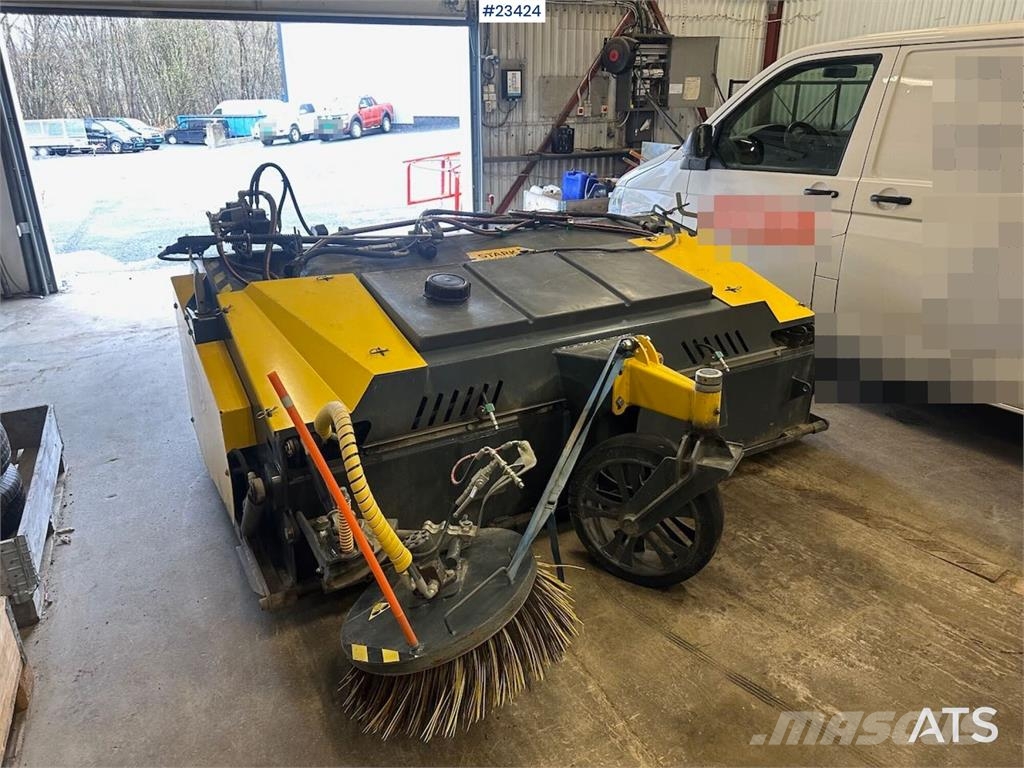 Stark KH2500S sweeper Pometalni stroji