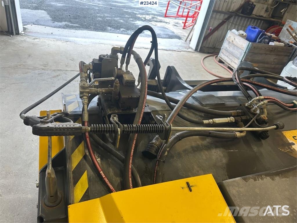 Stark KH2500S sweeper Pometalni stroji